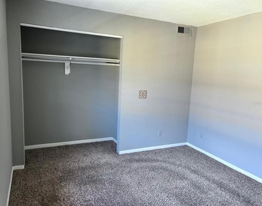1625 W Oak Ridge Road - Photo Thumbnail 9