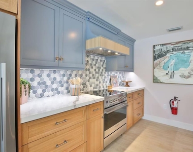 605 Concord Lane - Photo Thumbnail 9