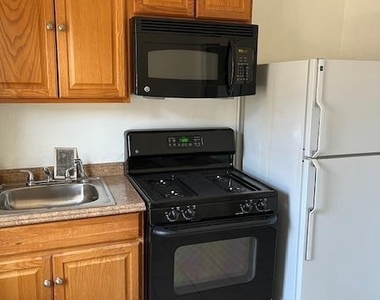 218 Cattell Street - Photo Thumbnail 7