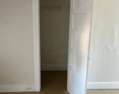 218 Cattell Street - Photo Thumbnail 15
