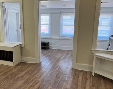 218 Cattell Street - Photo Thumbnail 1