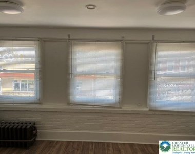 218 Cattell Street - Photo Thumbnail 6