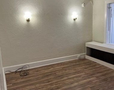218 Cattell Street - Photo Thumbnail 2
