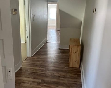 218 Cattell Street - Photo Thumbnail 11