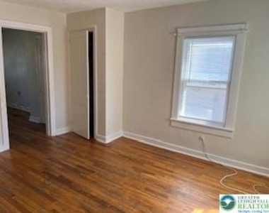 216 Cattell - Photo Thumbnail 7