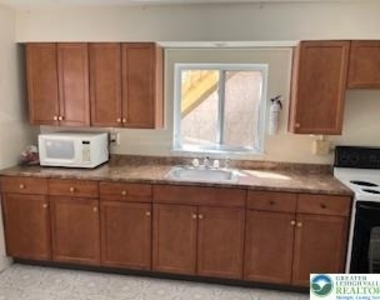 216 Cattell - Photo Thumbnail 3