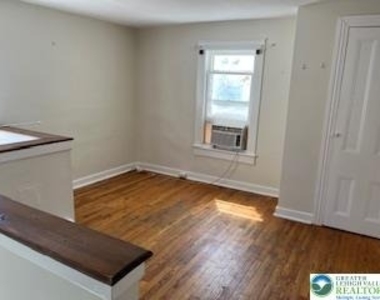 216 Cattell - Photo Thumbnail 5