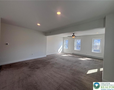 69 E Goepp Street - Photo Thumbnail 7