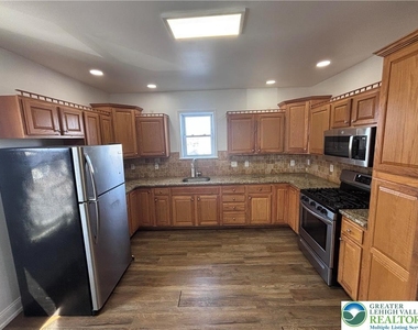 69 E Goepp Street - Photo Thumbnail 3