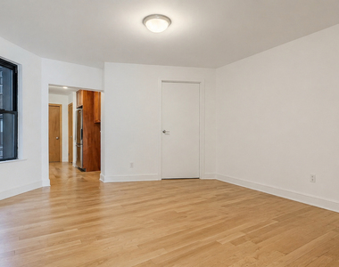 East 84th Street - Photo Thumbnail 2