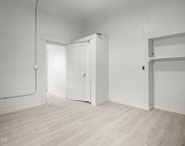 511 E Nevada Avenue - Photo Thumbnail 3