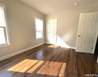 105 Churchill Street - Photo Thumbnail 6