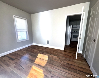 105 Churchill Street - Photo Thumbnail 8
