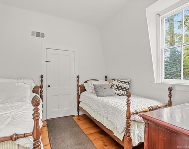 49 Hollow Tree Ridge Road - Photo Thumbnail 9
