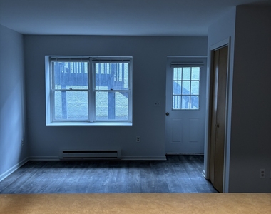 31 Railroad Street - Photo Thumbnail 10