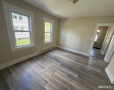 35 Ninth Avenue - Photo Thumbnail 6