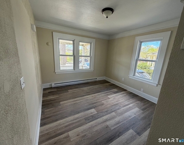 35 Ninth Avenue - Photo Thumbnail 8