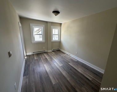 35 Ninth Avenue - Photo Thumbnail 9