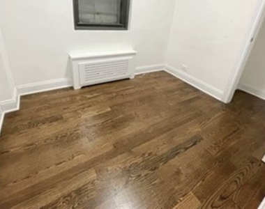 East 35th Street By Lexington Ave - Photo Thumbnail 2