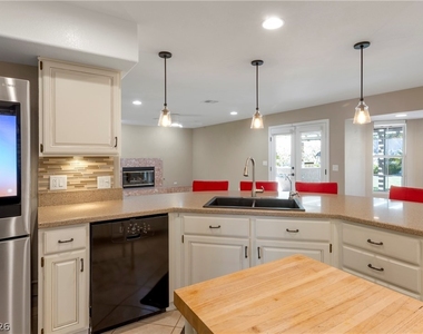 5205 Sandy Cactus Lane - Photo Thumbnail 8