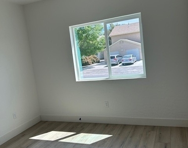 1100 S Hall Avenue - Photo Thumbnail 5