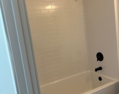 1100 S Hall Avenue - Photo Thumbnail 9