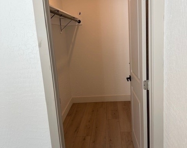 1100 S Hall Avenue - Photo Thumbnail 13