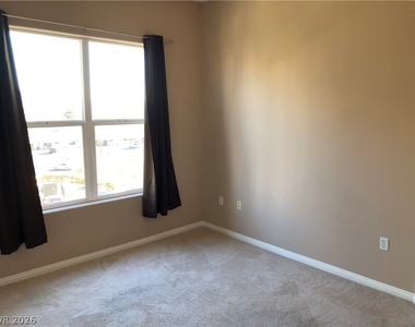 68 E Serene Avenue - Photo Thumbnail 12