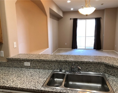 68 E Serene Avenue - Photo Thumbnail 3