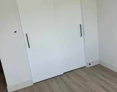 1100 S Hall Avenue - Photo Thumbnail 8