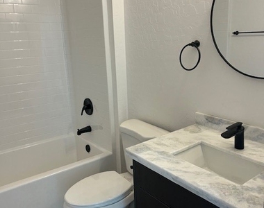 1100 S Hall Avenue - Photo Thumbnail 16