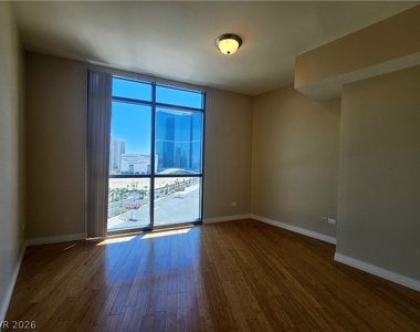 200 W Sahara Avenue - Photo Thumbnail 12