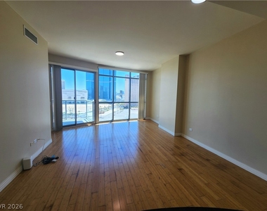 200 W Sahara Avenue - Photo Thumbnail 11