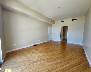 200 W Sahara Avenue - Photo Thumbnail 15
