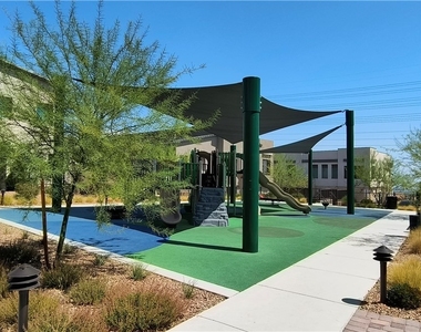 600 N Carriage Hill Drive - Photo Thumbnail 14