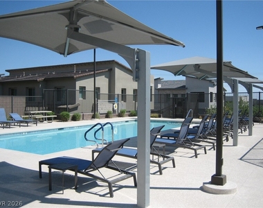 600 N Carriage Hill Drive - Photo Thumbnail 2