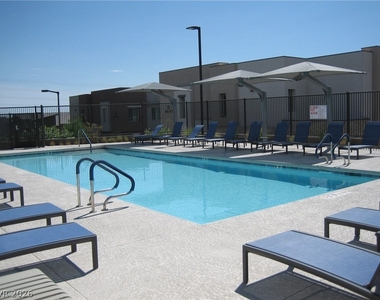 600 N Carriage Hill Drive - Photo Thumbnail 1