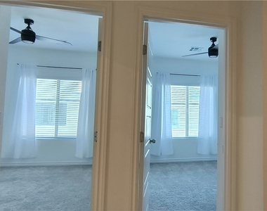 600 N Carriage Hill Drive - Photo Thumbnail 6