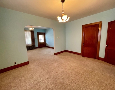 204 N Rogers Ave - Photo Thumbnail 7