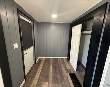 417 Franklin Street - Photo Thumbnail 6