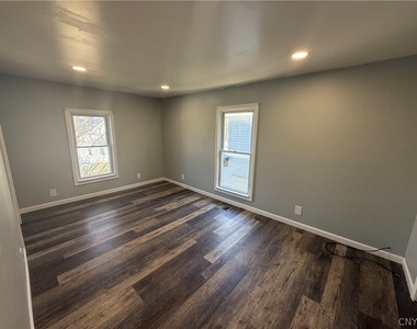 417 Franklin Street - Photo Thumbnail 8