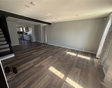 417 Franklin Street - Photo Thumbnail 5