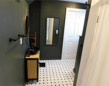 321 N Main Street - Photo Thumbnail 5
