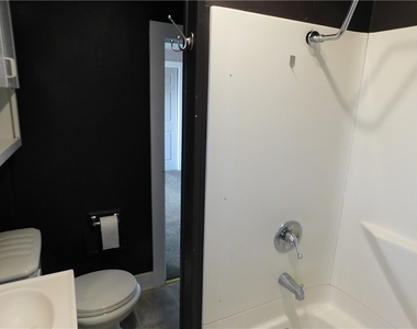 321 N Main Street - Photo Thumbnail 12