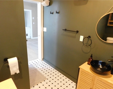 321 N Main Street - Photo Thumbnail 8