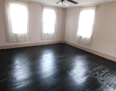 321 N Main Street - Photo Thumbnail 7