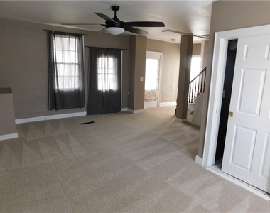 321 N Main Street - Photo Thumbnail 3