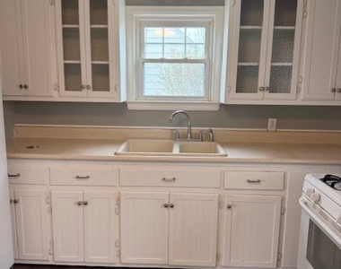 1328 Cleveland Drive - Photo Thumbnail 10