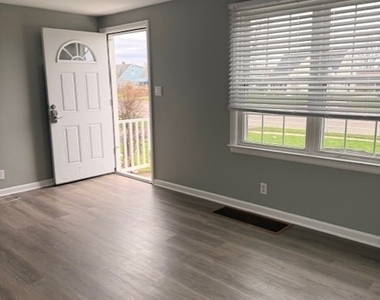 1328 Cleveland Drive - Photo Thumbnail 7