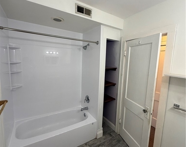 125 Eiseman Avenue - Photo Thumbnail 6